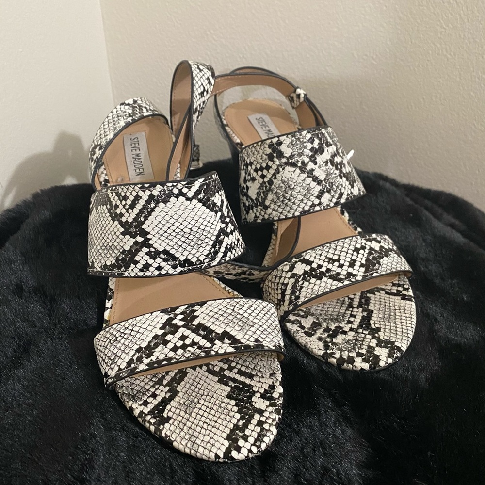 Steve Madden snake print Sandals
